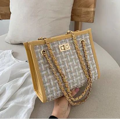 Stylish Women's Shoulder Bag with Chain Strap